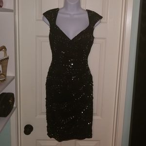 EUC Alex evenings cocktail dress with silver sequi